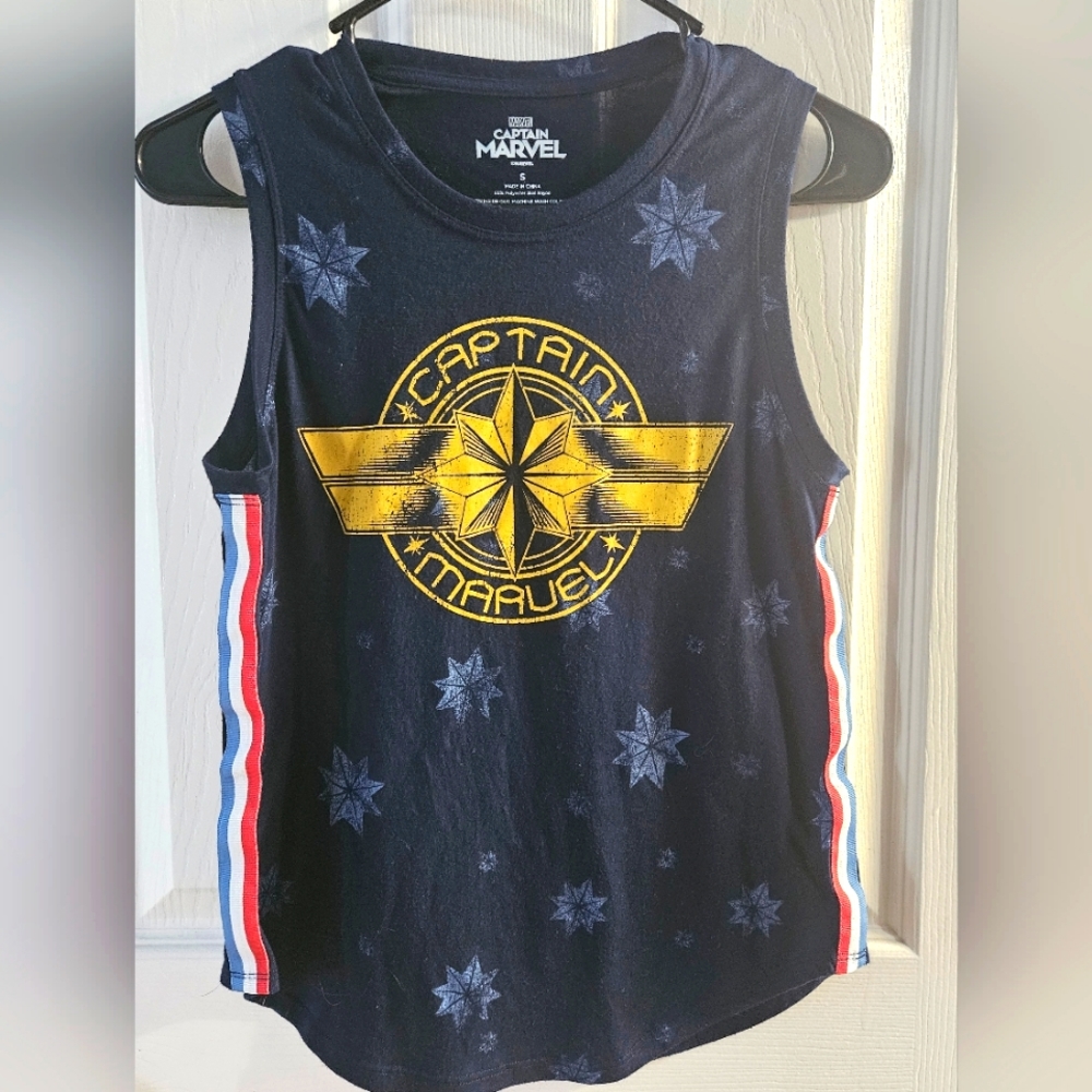 Girl's Captain Marvel Tank, size small